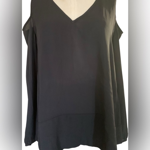 Bar III Women’s Medium Deep Black Long Sleeve Cold Shoulder Blouse - Picture 3 of 4